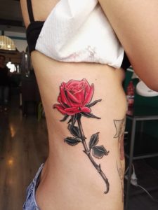 Tatuaggio rosa Milano
